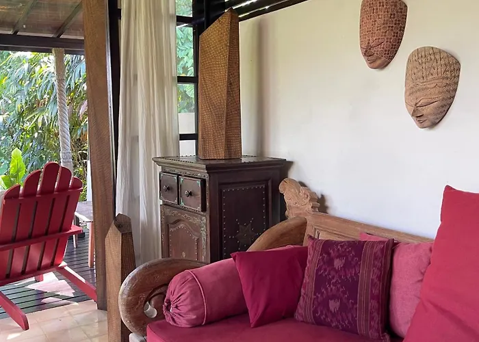 شاليه Heliconia, At T House Kaja